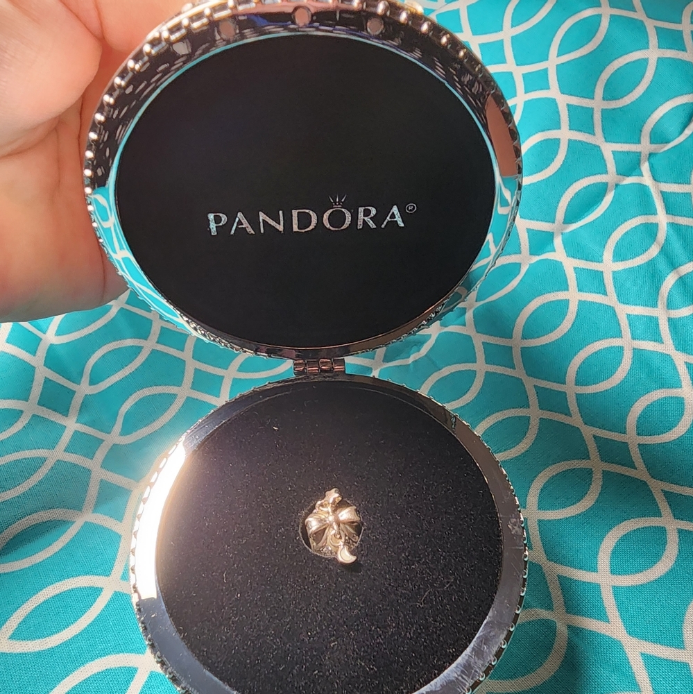 Pandora 2018 Exclusive Holiday Charm & Orn - Inspired by the Radio City Rockette